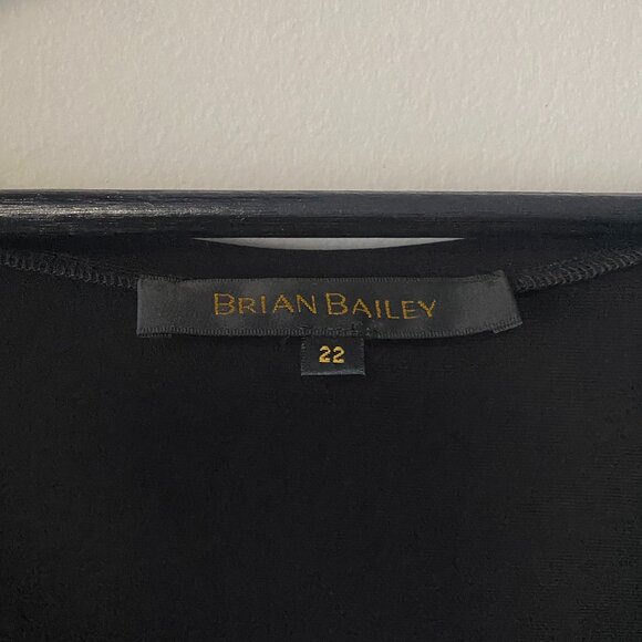 Brian Bailey Black V-Neck Long Sleeve Top With Sheer Scarf - Picture 3 of 11